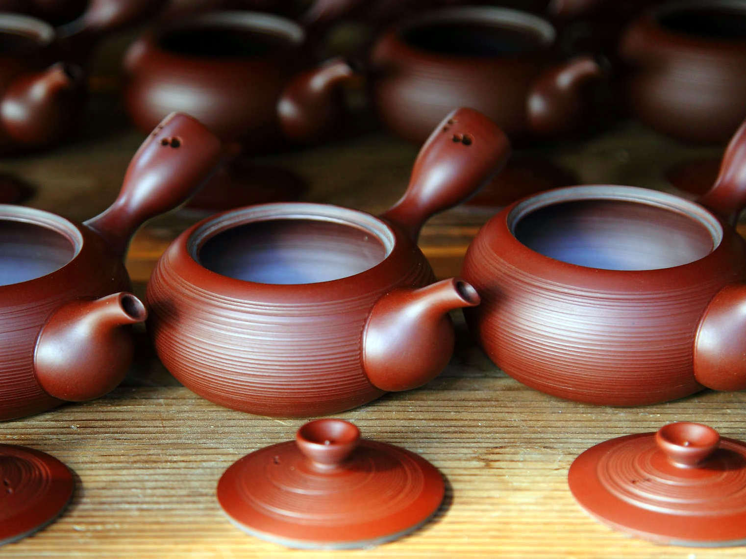 土鍋で有名な万古焼【全国の焼き物と窯場を紹介】 | 陶楽
