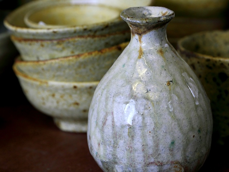 陶芸入門】陶器の装飾技法は4つ～ その装飾方法を紹介 | 陶楽